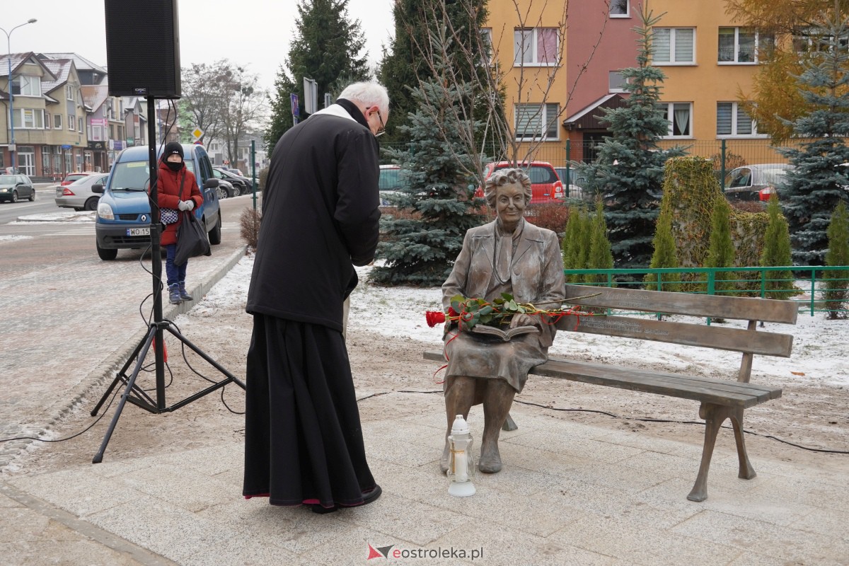 Uroczystość odsłonięcia Pomnika Ławeczki Zofii Niedziałkowskiej [1.12.2023] - zdjęcie #69 - eOstroleka.pl