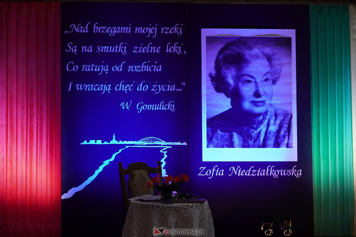 Uroczystość odsłonięcia Pomnika Ławeczki Zofii Niedziałkowskiej [1.12.2023] - zdjęcie #63 - eOstroleka.pl