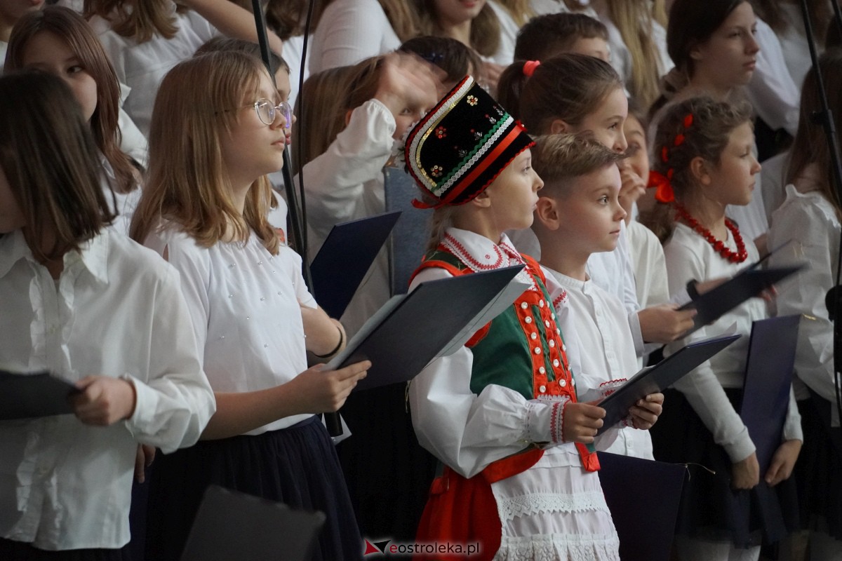 Uroczystość odsłonięcia Pomnika Ławeczki Zofii Niedziałkowskiej [1.12.2023] - zdjęcie #61 - eOstroleka.pl