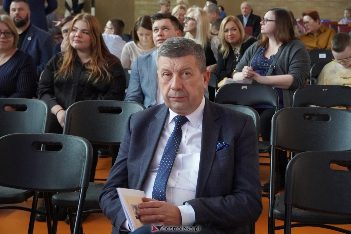 Uroczystość odsłonięcia Pomnika Ławeczki Zofii Niedziałkowskiej [1.12.2023] - zdjęcie #59 - eOstroleka.pl