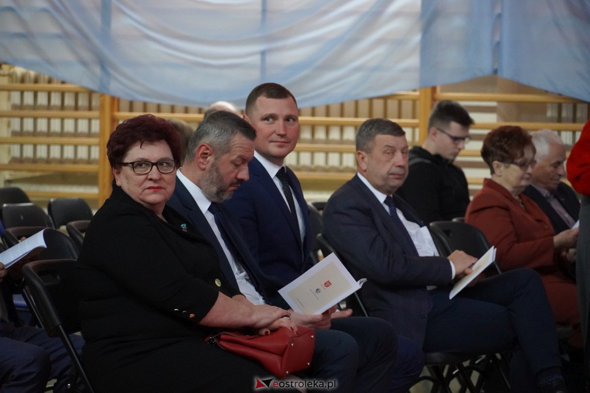 Uroczystość odsłonięcia Pomnika Ławeczki Zofii Niedziałkowskiej [1.12.2023] - zdjęcie #50 - eOstroleka.pl