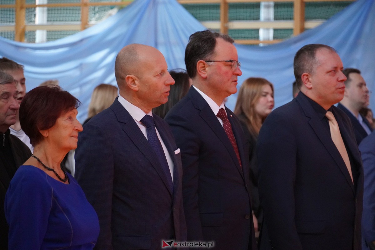 Uroczystość odsłonięcia Pomnika Ławeczki Zofii Niedziałkowskiej [1.12.2023] - zdjęcie #46 - eOstroleka.pl