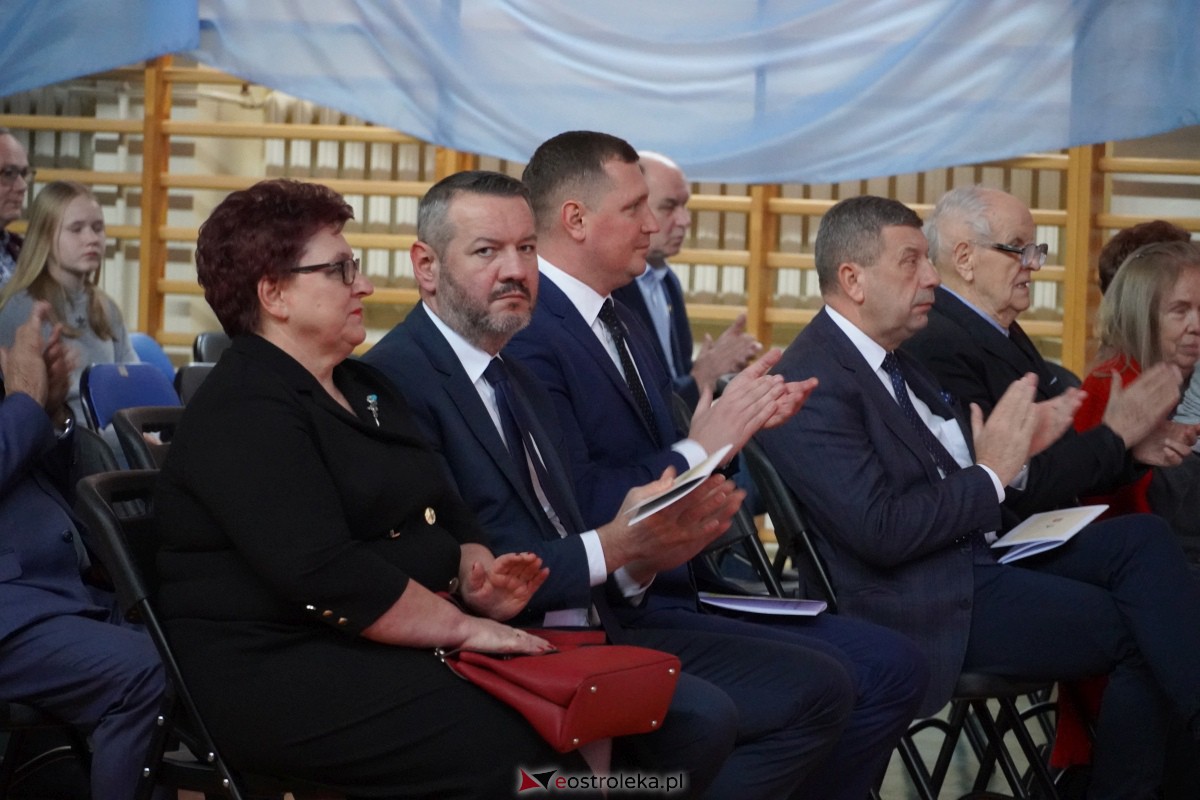 Uroczystość odsłonięcia Pomnika Ławeczki Zofii Niedziałkowskiej [1.12.2023] - zdjęcie #43 - eOstroleka.pl