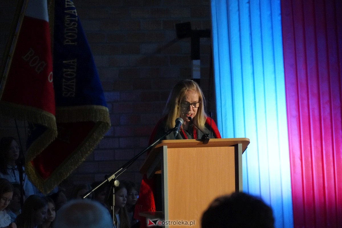 Uroczystość odsłonięcia Pomnika Ławeczki Zofii Niedziałkowskiej [1.12.2023] - zdjęcie #41 - eOstroleka.pl