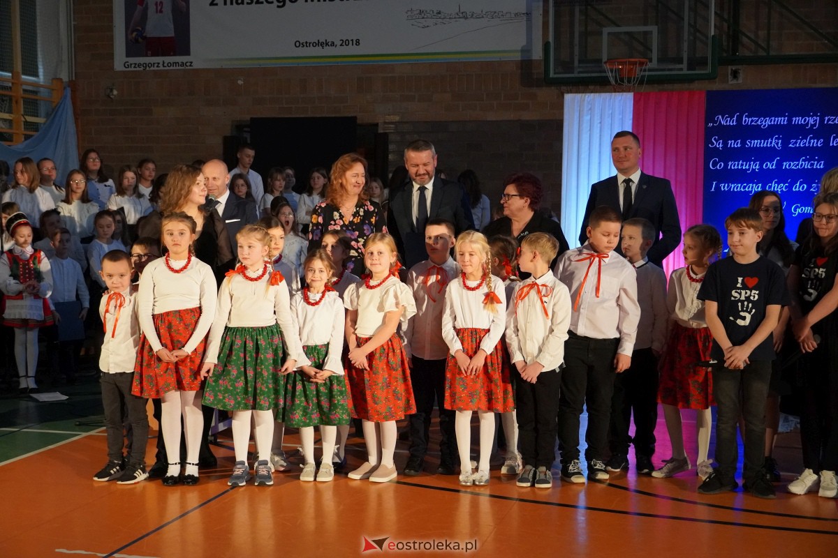 Uroczystość odsłonięcia Pomnika Ławeczki Zofii Niedziałkowskiej [1.12.2023] - zdjęcie #17 - eOstroleka.pl