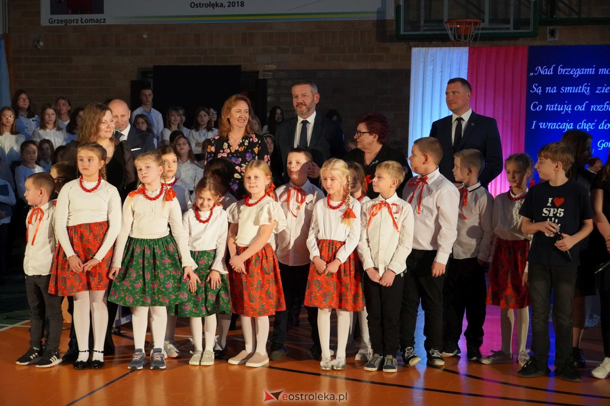 Uroczystość odsłonięcia Pomnika Ławeczki Zofii Niedziałkowskiej [1.12.2023] - zdjęcie #16 - eOstroleka.pl