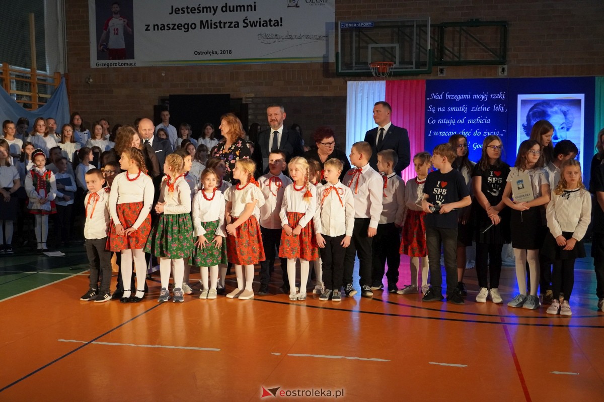 Uroczystość odsłonięcia Pomnika Ławeczki Zofii Niedziałkowskiej [1.12.2023] - zdjęcie #15 - eOstroleka.pl