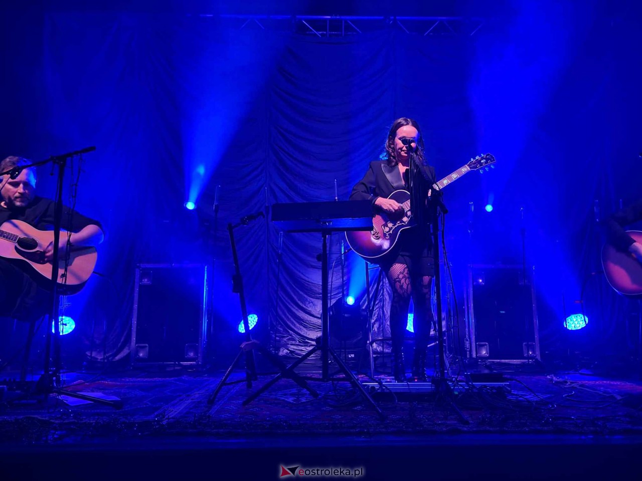 Koncert Kasi Kowalskiej w Ostrołęce [1.12.2023] - zdjęcie #32 - eOstroleka.pl