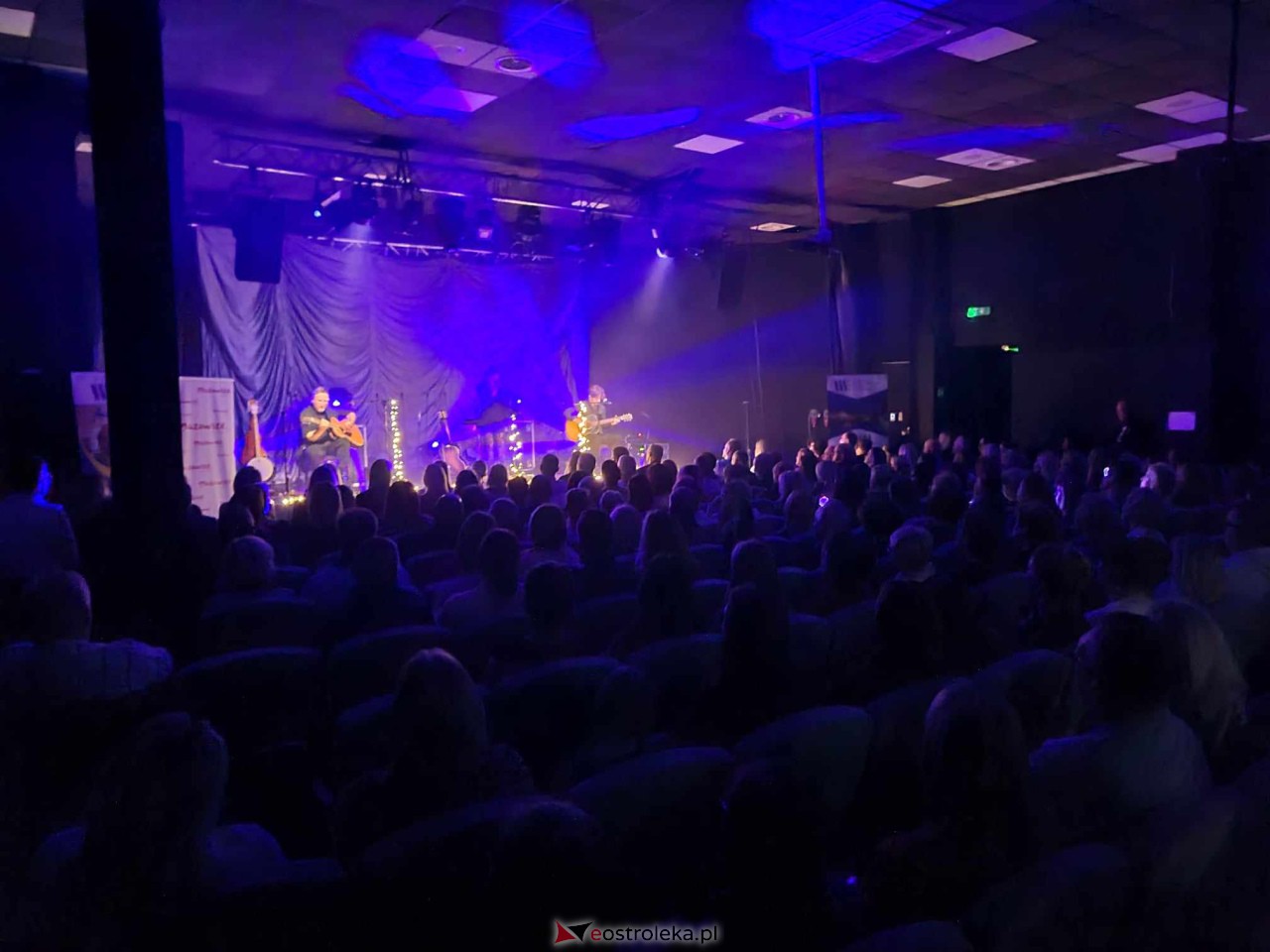 Koncert Kasi Kowalskiej w Ostrołęce [1.12.2023] - zdjęcie #28 - eOstroleka.pl