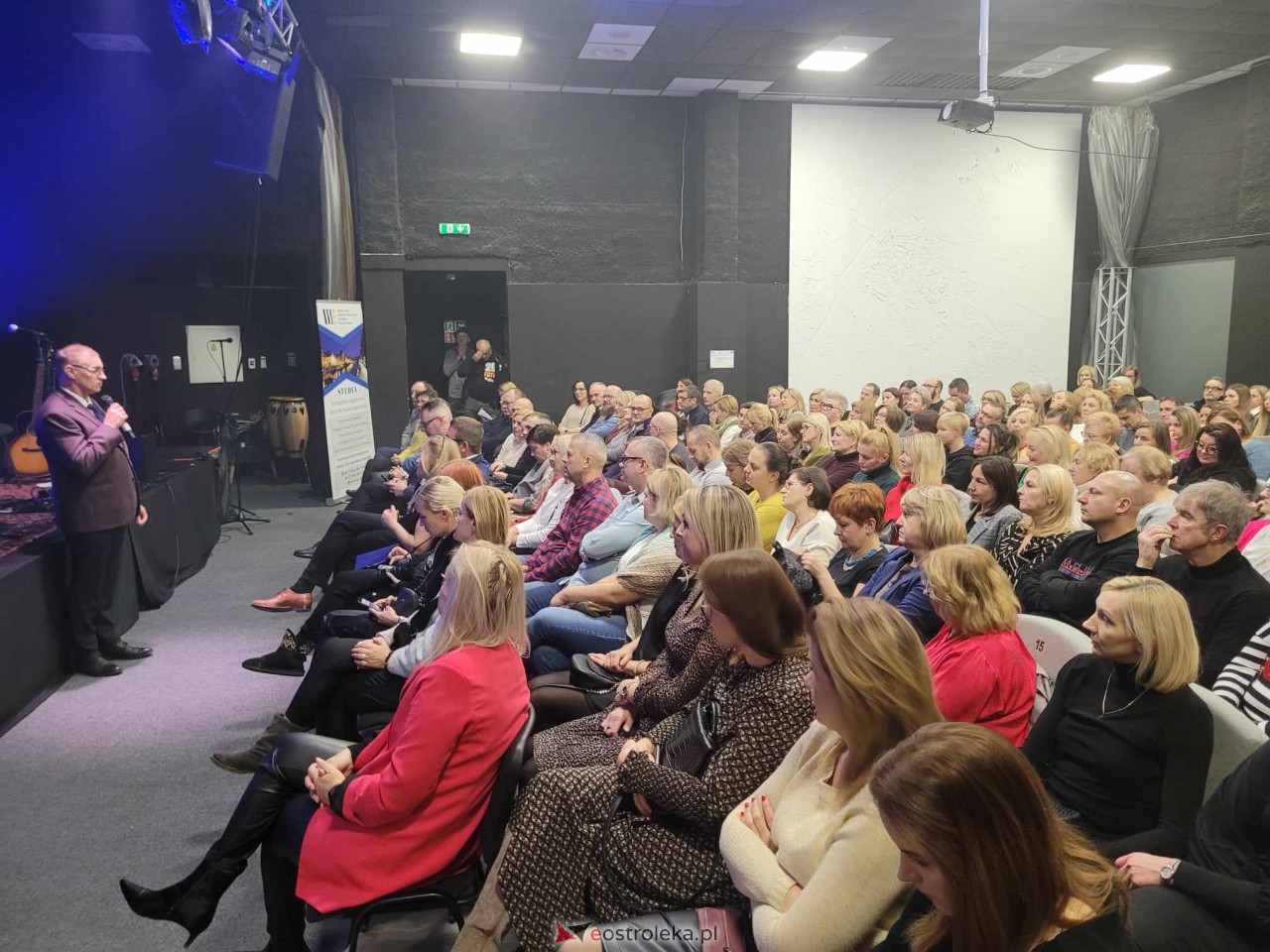 Koncert Kasi Kowalskiej w Ostrołęce [1.12.2023] - zdjęcie #24 - eOstroleka.pl