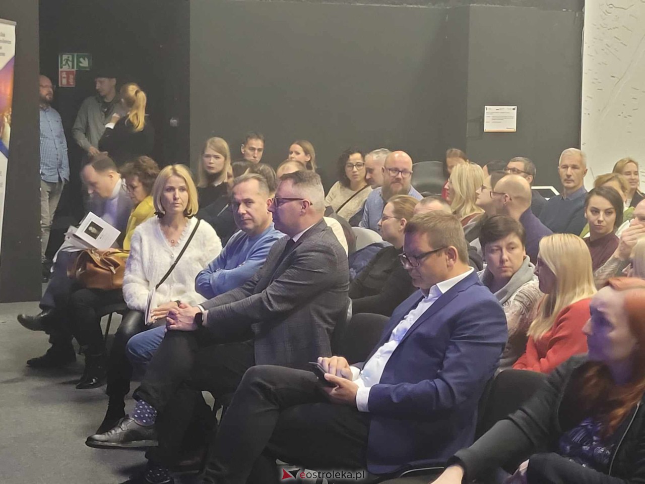 Koncert Kasi Kowalskiej w Ostrołęce [1.12.2023] - zdjęcie #17 - eOstroleka.pl