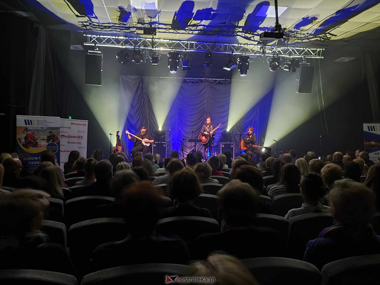 Koncert Kasi Kowalskiej w Ostrołęce [1.12.2023] - zdjęcie #14 - eOstroleka.pl