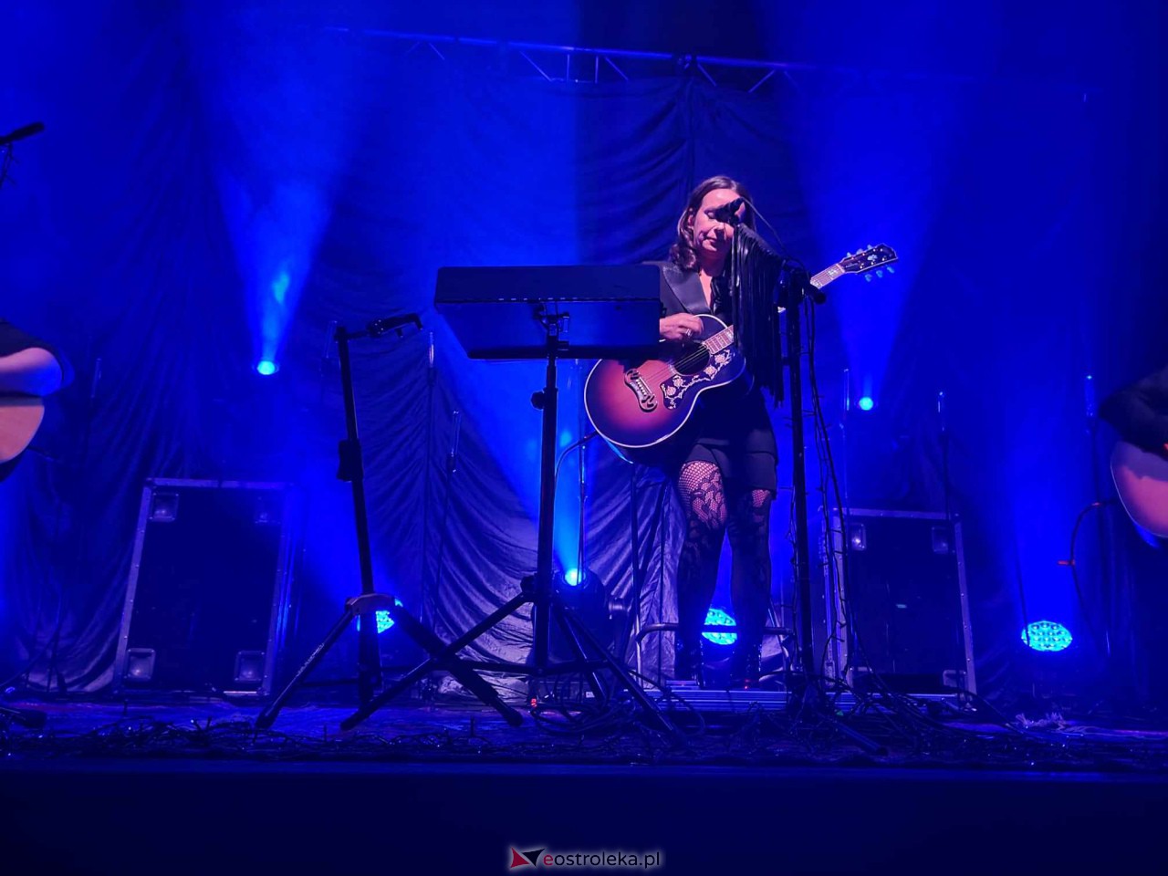 Koncert Kasi Kowalskiej w Ostrołęce [1.12.2023] - zdjęcie #11 - eOstroleka.pl