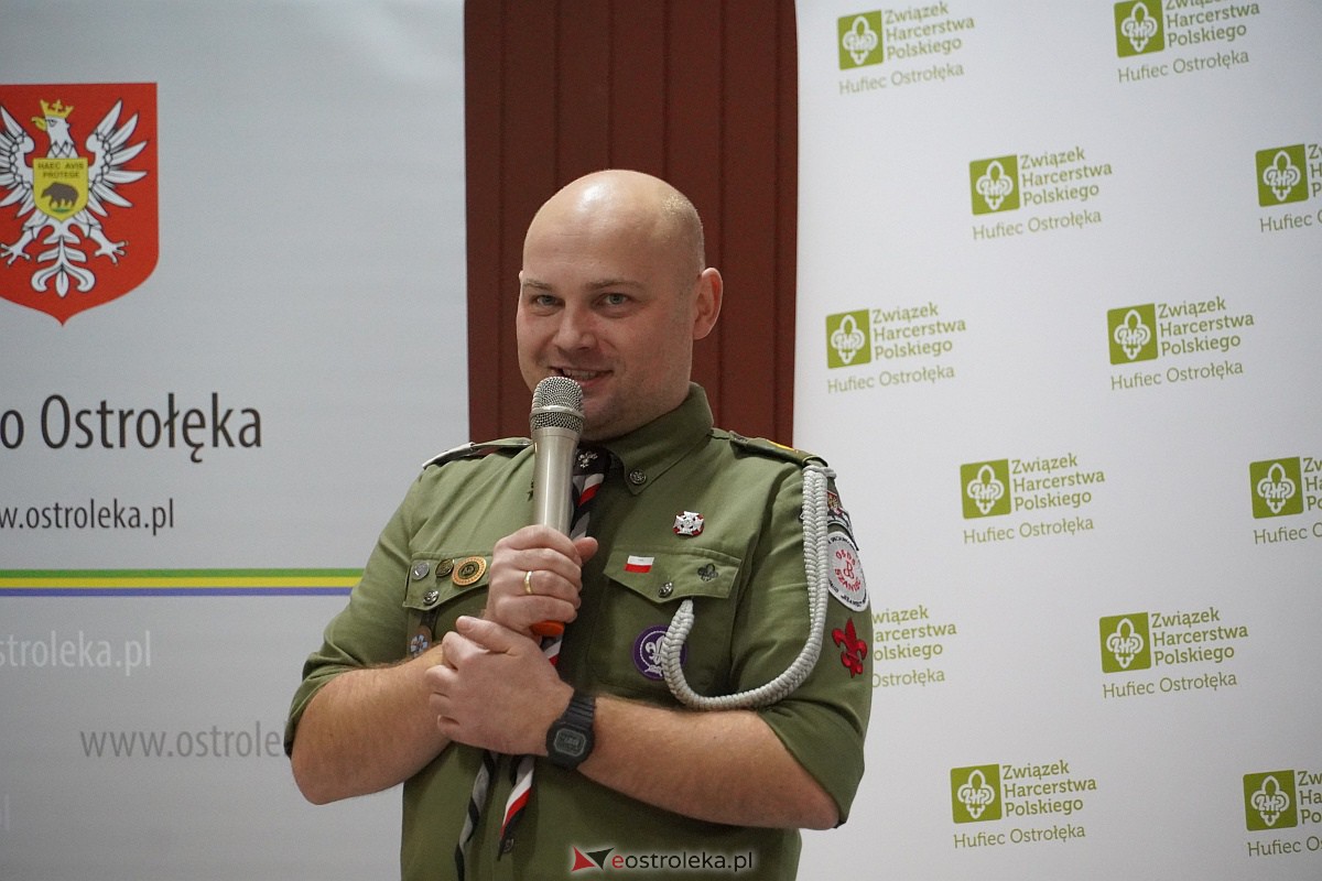 Miejskie Dyktando Ortograficzne na 650-lecie Ostrołęki zorganizowane przez ZHP [2.12.2023] - zdjęcie #103 - eOstroleka.pl
