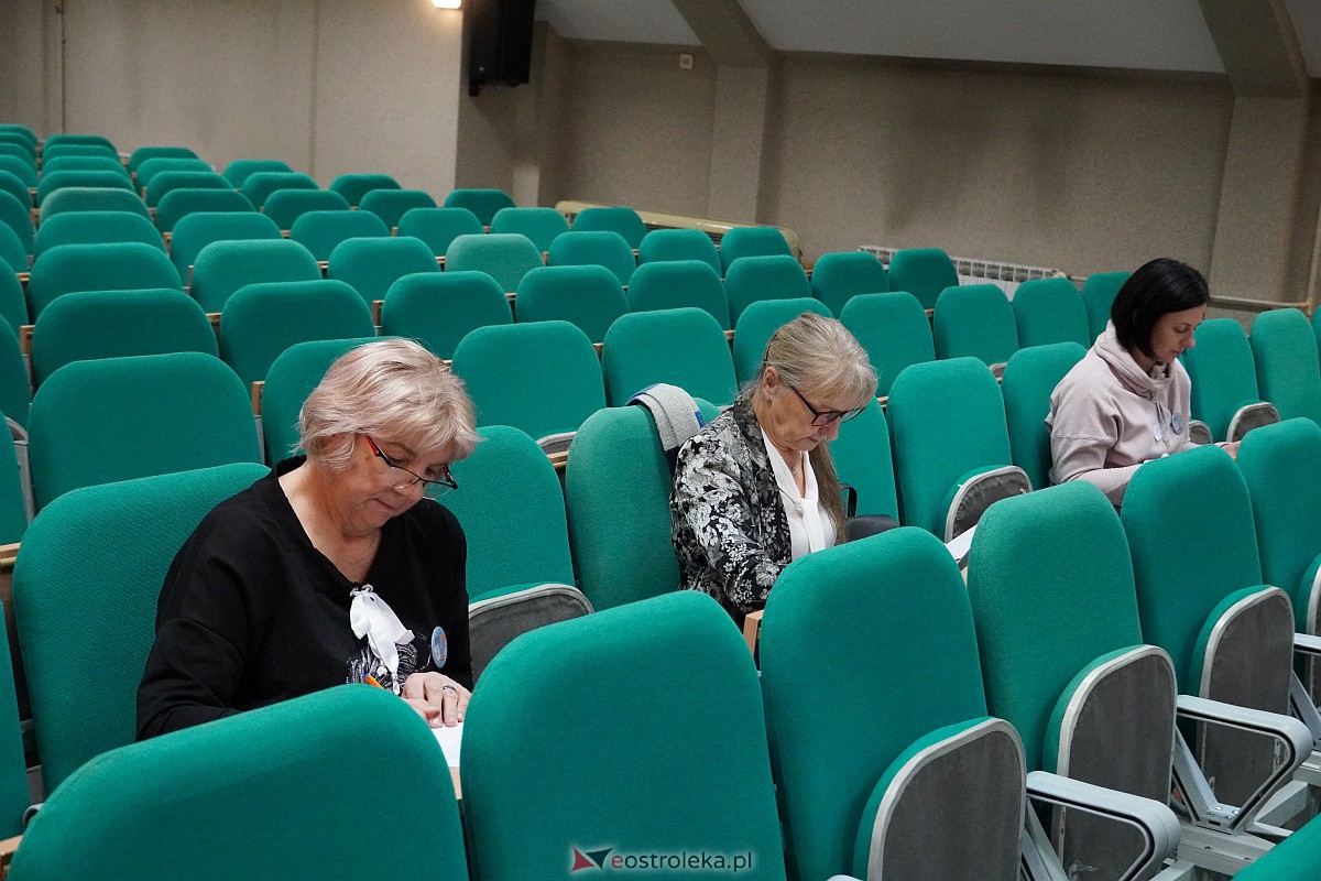 Miejskie Dyktando Ortograficzne na 650-lecie Ostrołęki zorganizowane przez ZHP [2.12.2023] - zdjęcie #81 - eOstroleka.pl