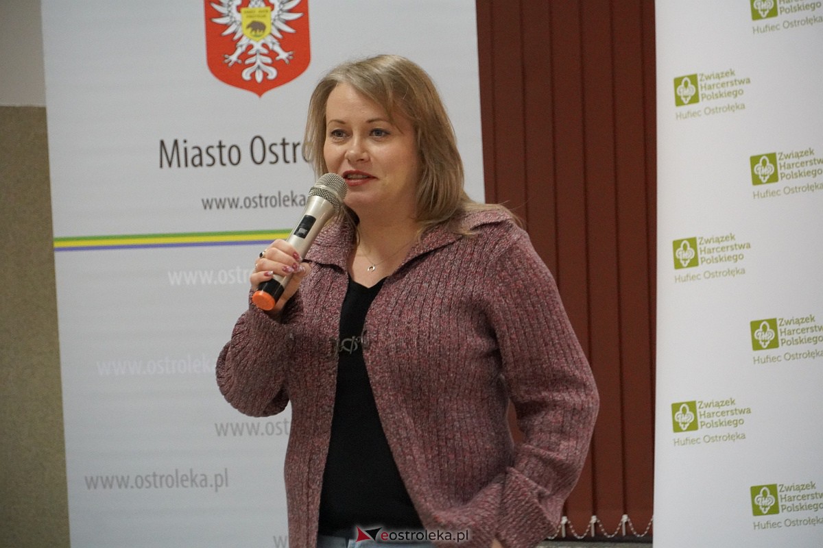 Miejskie Dyktando Ortograficzne na 650-lecie Ostrołęki zorganizowane przez ZHP [2.12.2023] - zdjęcie #72 - eOstroleka.pl