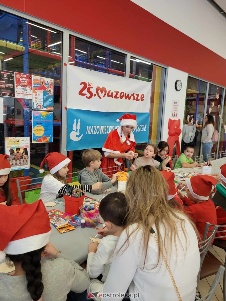 Rodzinne Spotkanie Mikołajkowe [02.12.2023] - zdjęcie #10 - eOstroleka.pl