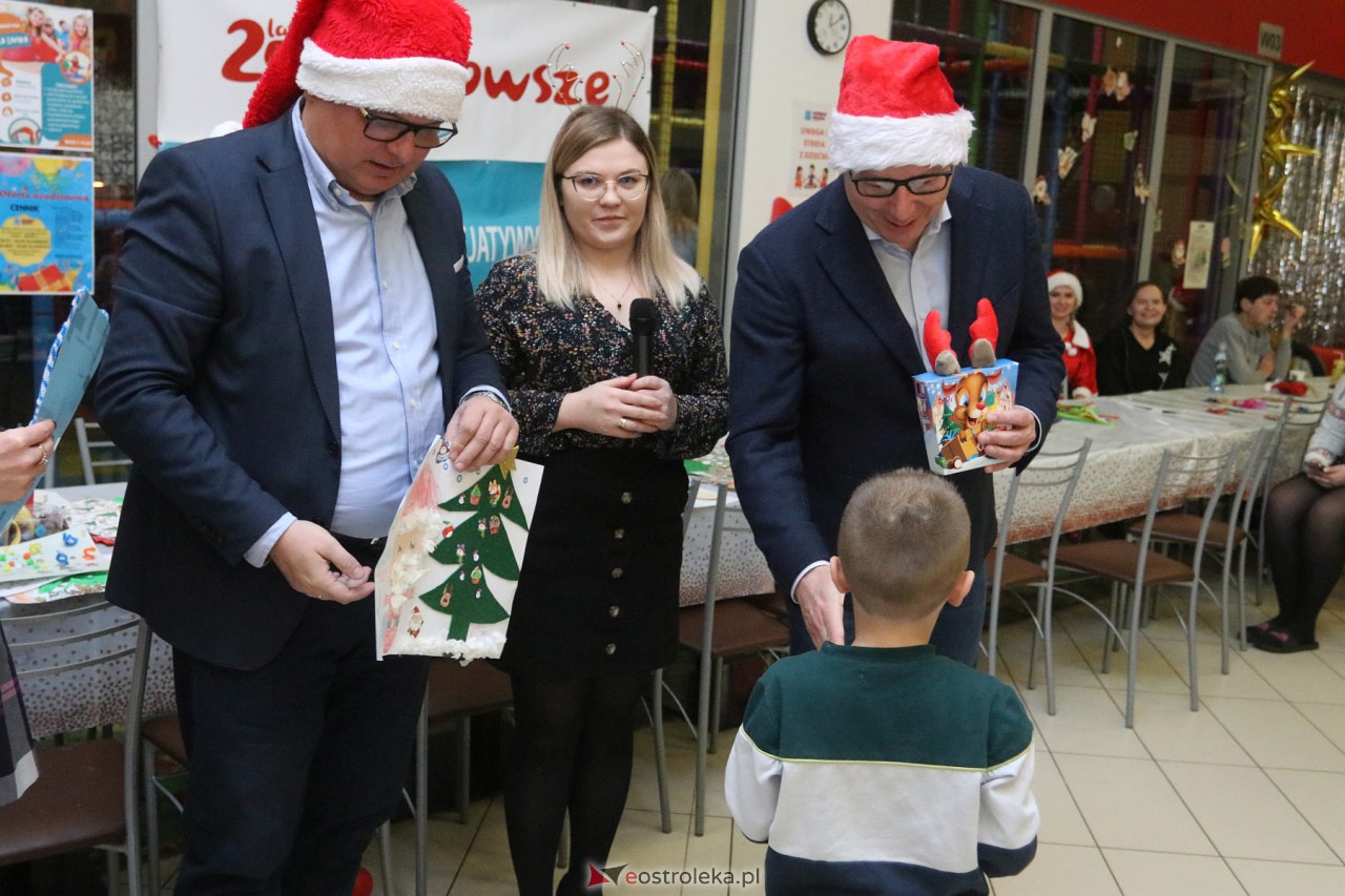 Rodzinne Spotkanie Mikołajkowe [02.12.2023] - zdjęcie #118 - eOstroleka.pl