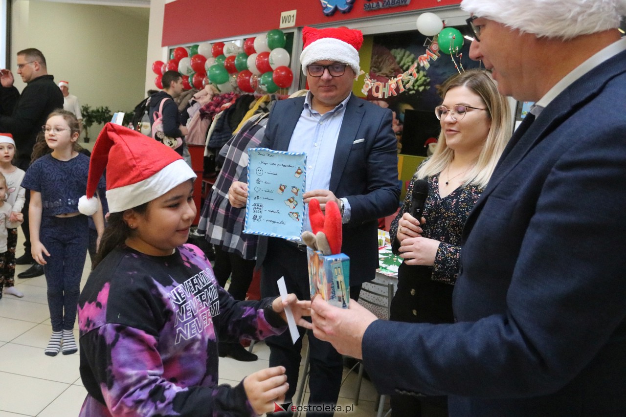 Rodzinne Spotkanie Mikołajkowe [02.12.2023] - zdjęcie #117 - eOstroleka.pl