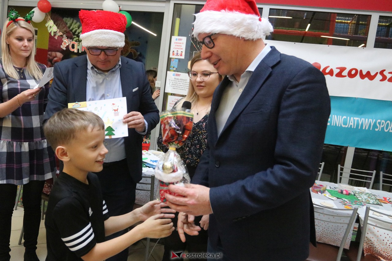 Rodzinne Spotkanie Mikołajkowe [02.12.2023] - zdjęcie #112 - eOstroleka.pl