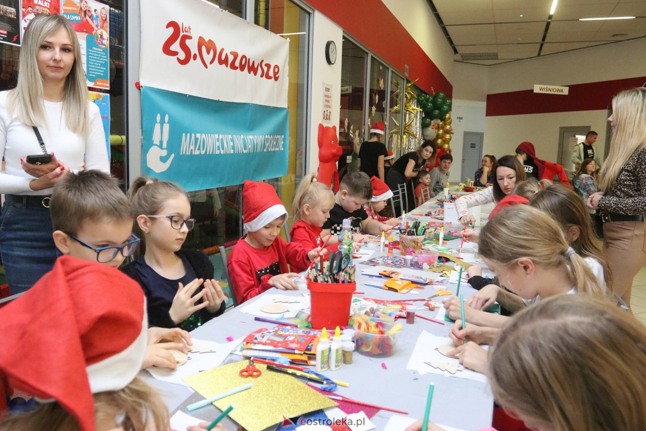 Rodzinne Spotkanie Mikołajkowe [02.12.2023] - zdjęcie #99 - eOstroleka.pl