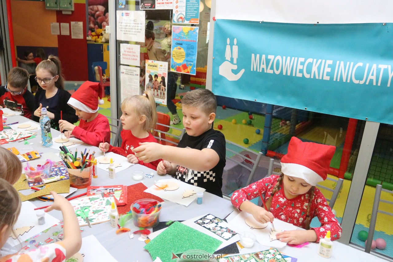 Rodzinne Spotkanie Mikołajkowe [02.12.2023] - zdjęcie #98 - eOstroleka.pl