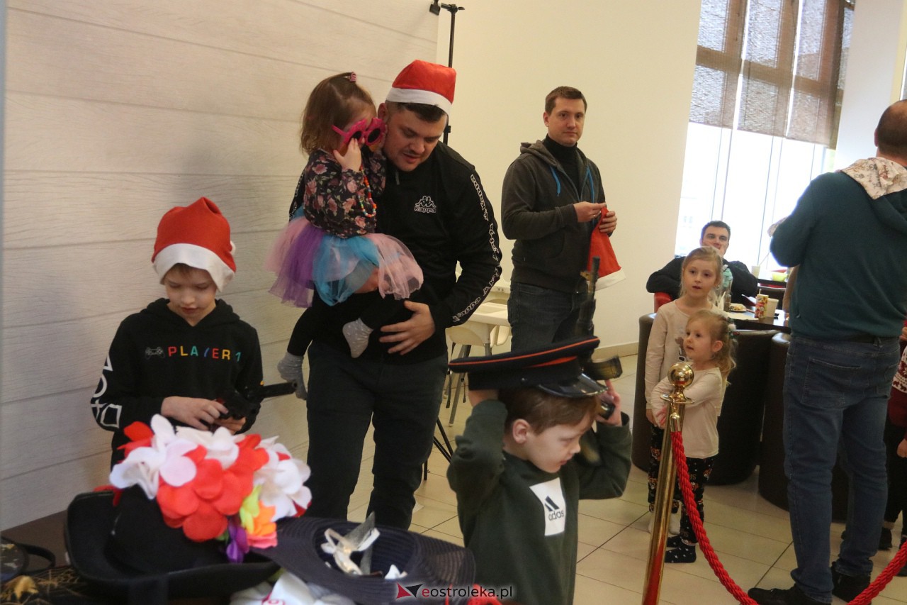Rodzinne Spotkanie Mikołajkowe [02.12.2023] - zdjęcie #91 - eOstroleka.pl