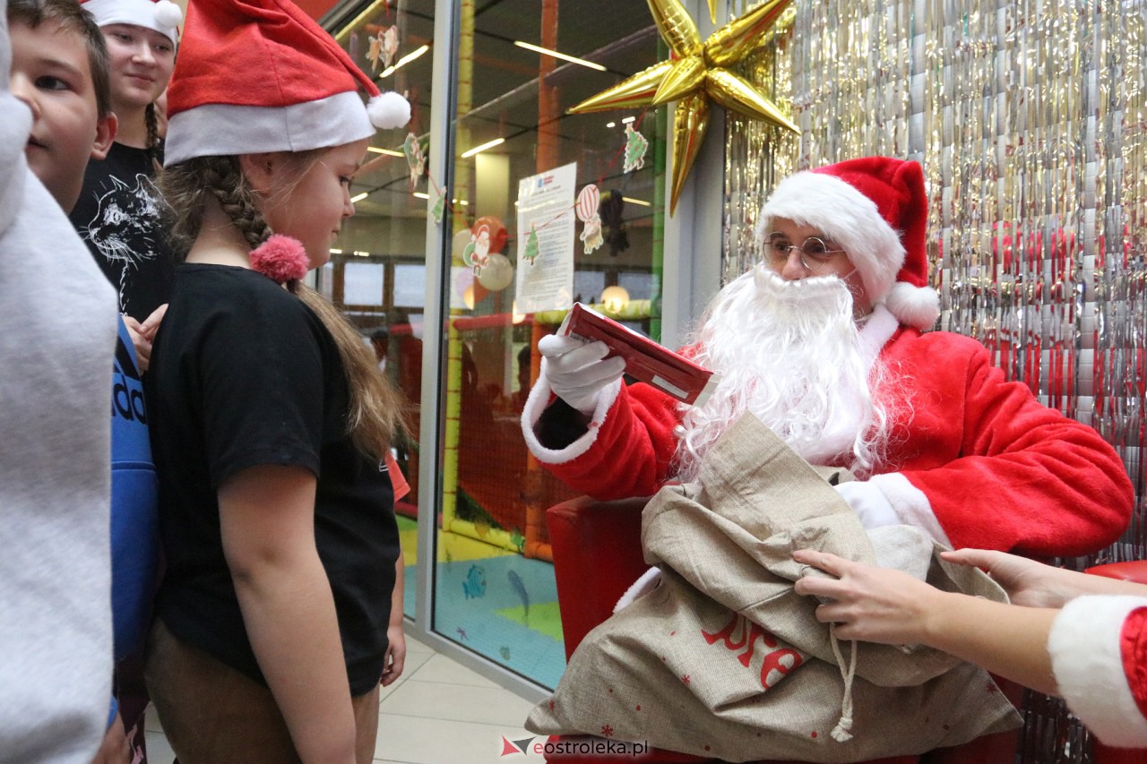 Rodzinne Spotkanie Mikołajkowe [02.12.2023] - zdjęcie #84 - eOstroleka.pl
