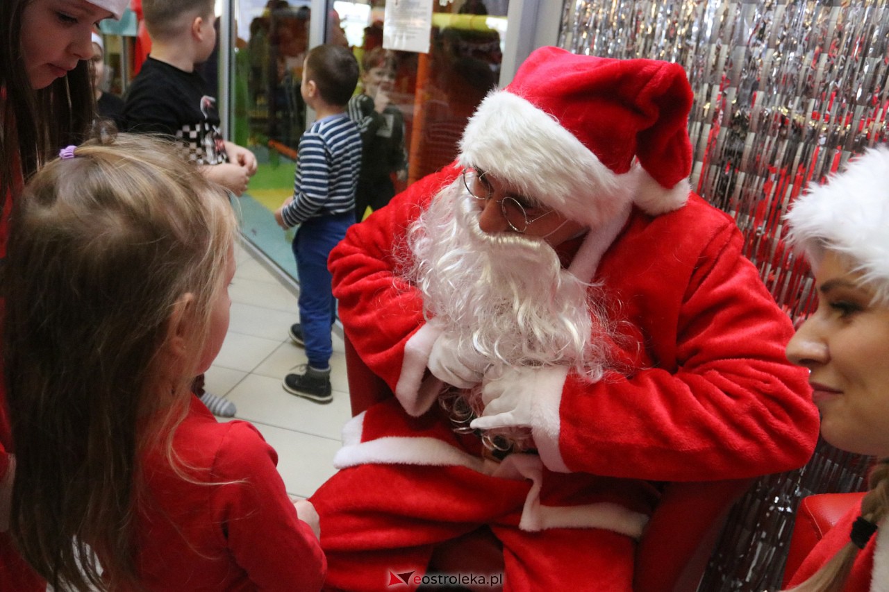 Rodzinne Spotkanie Mikołajkowe [02.12.2023] - zdjęcie #79 - eOstroleka.pl