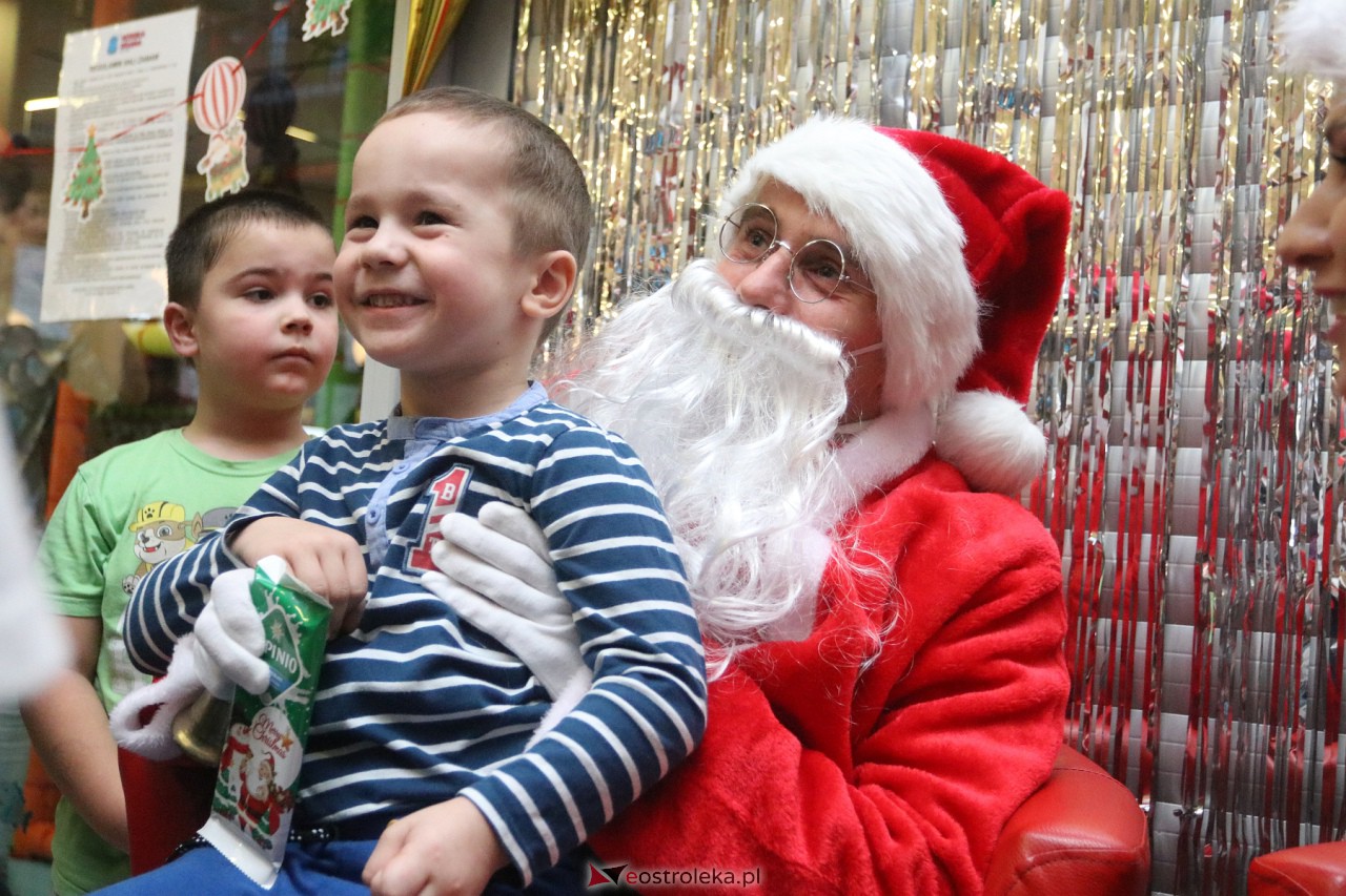 Rodzinne Spotkanie Mikołajkowe [02.12.2023] - zdjęcie #77 - eOstroleka.pl