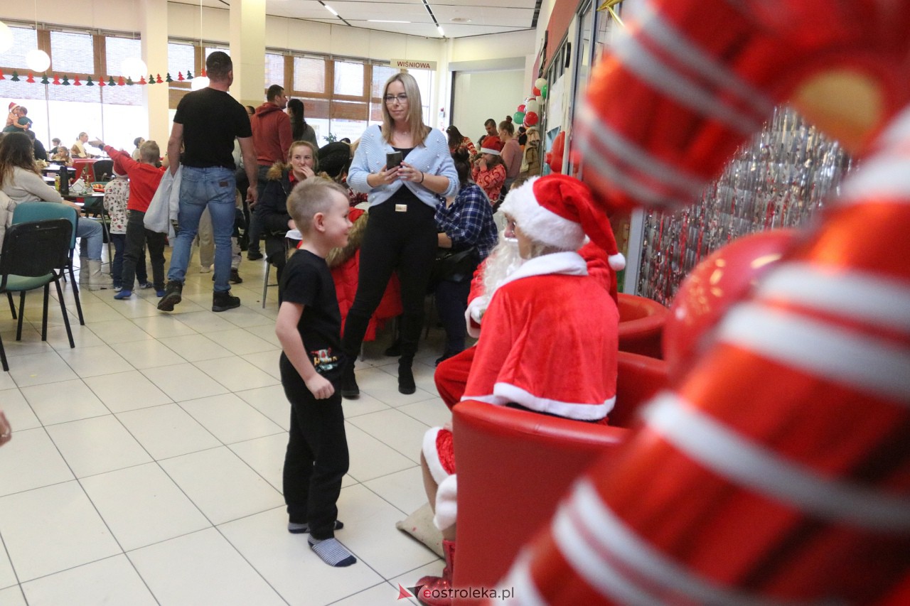 Rodzinne Spotkanie Mikołajkowe [02.12.2023] - zdjęcie #50 - eOstroleka.pl