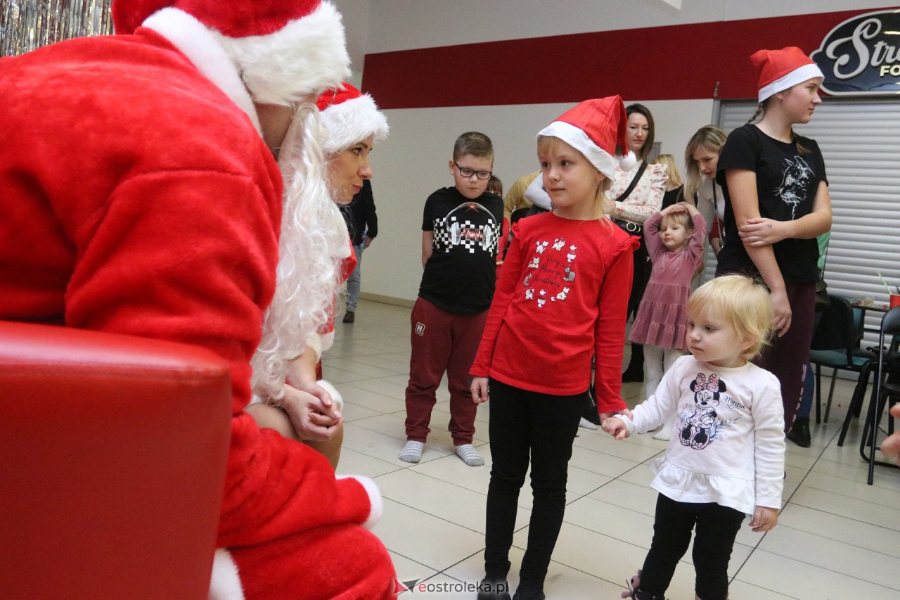 Rodzinne Spotkanie Mikołajkowe [02.12.2023] - zdjęcie #42 - eOstroleka.pl