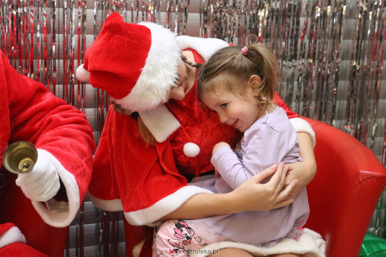 Rodzinne Spotkanie Mikołajkowe [02.12.2023] - zdjęcie #39 - eOstroleka.pl