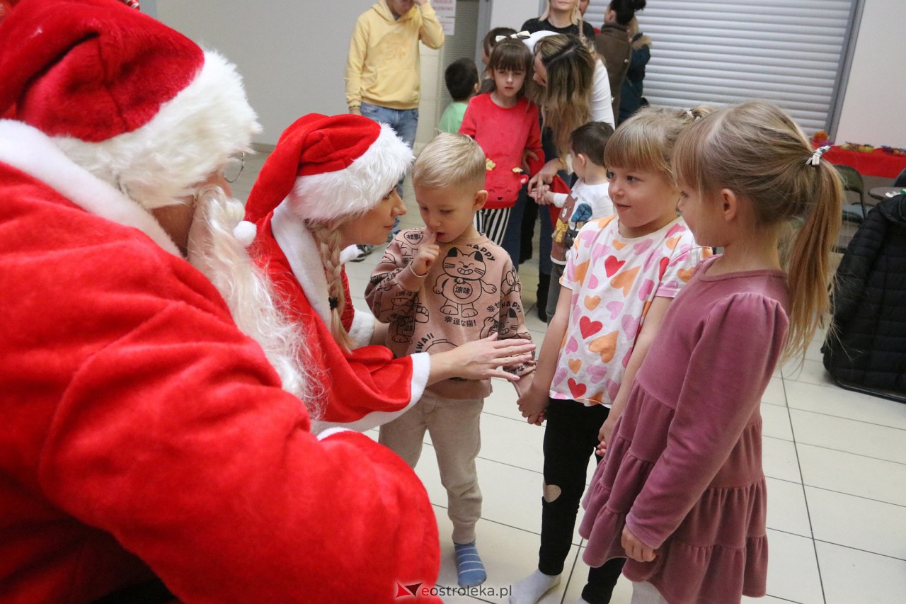 Rodzinne Spotkanie Mikołajkowe [02.12.2023] - zdjęcie #35 - eOstroleka.pl