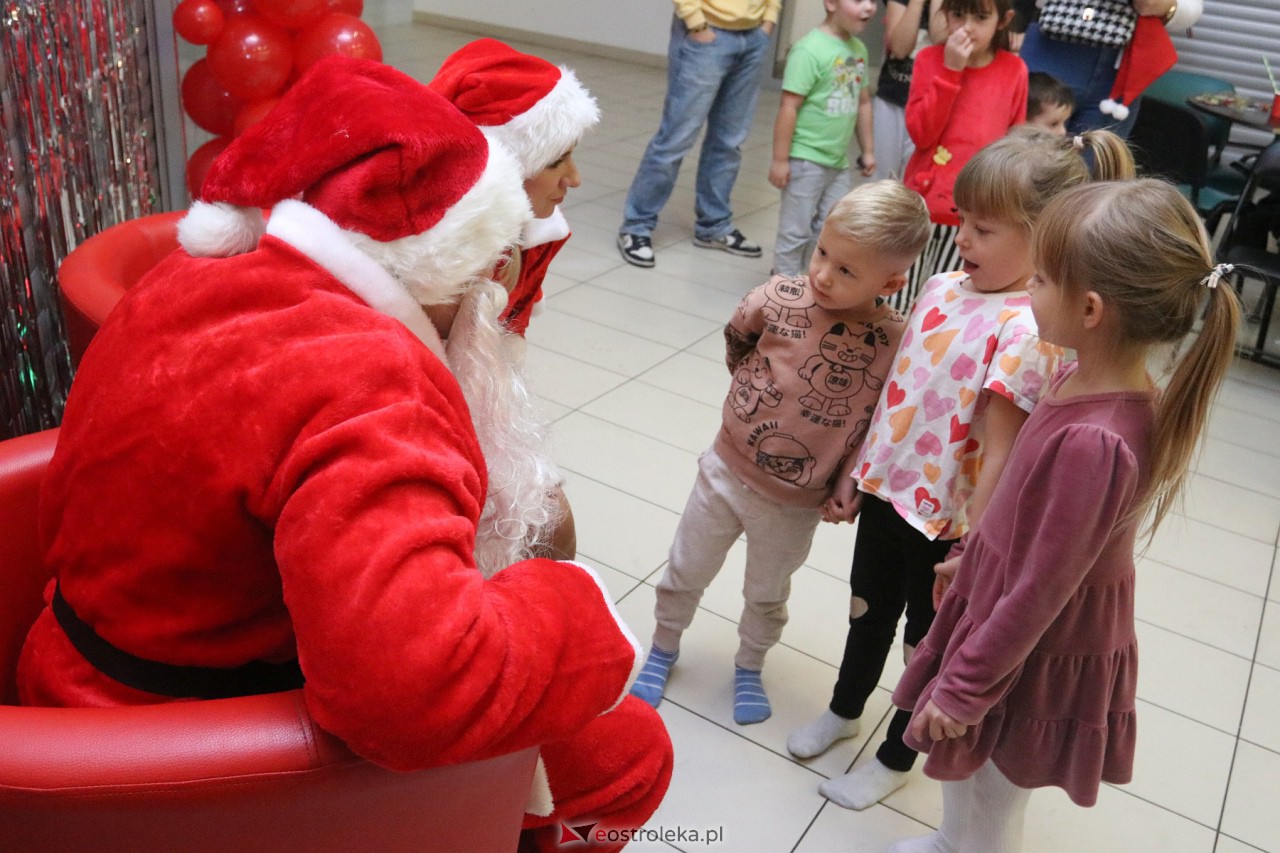 Rodzinne Spotkanie Mikołajkowe [02.12.2023] - zdjęcie #33 - eOstroleka.pl
