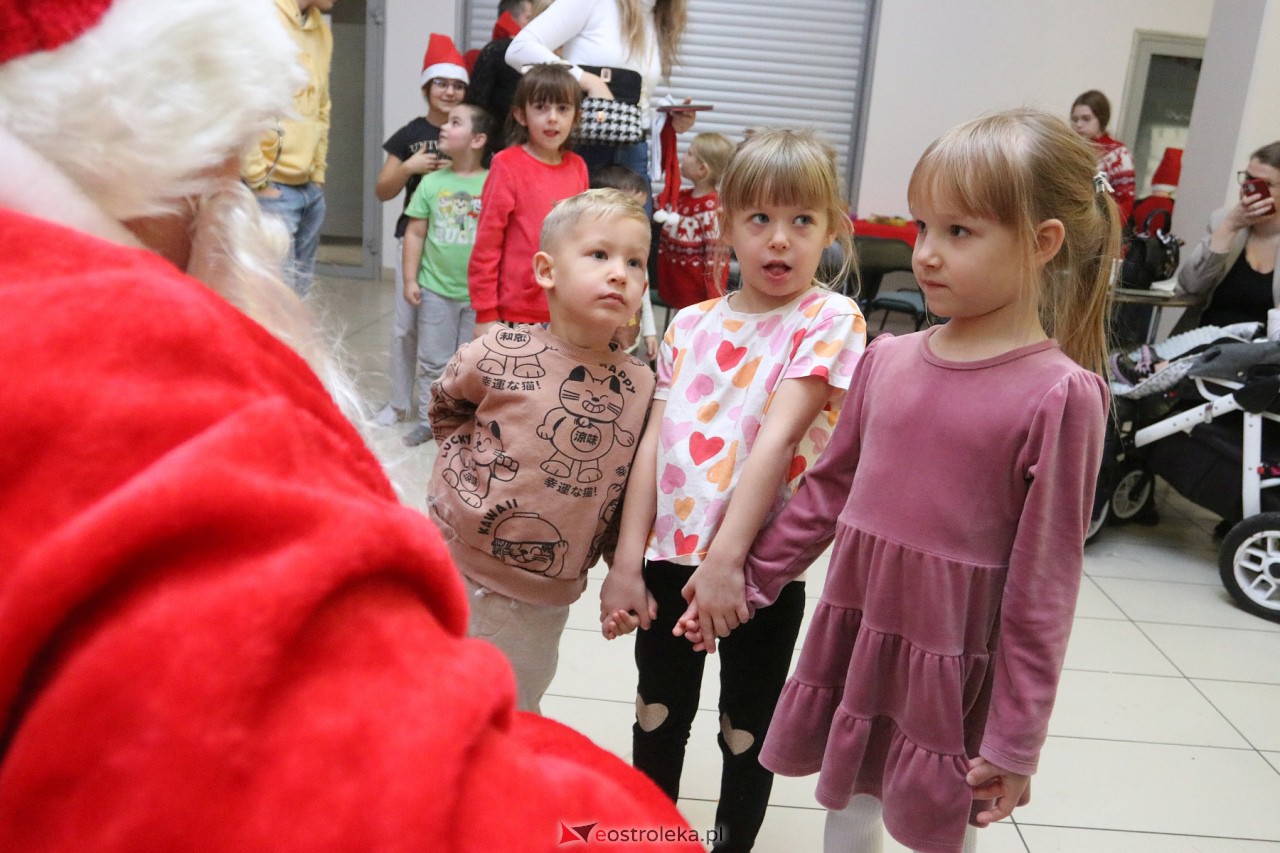 Rodzinne Spotkanie Mikołajkowe [02.12.2023] - zdjęcie #32 - eOstroleka.pl