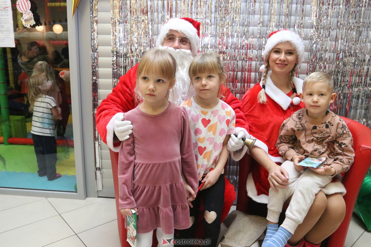 Rodzinne Spotkanie Mikołajkowe [02.12.2023] - zdjęcie #31 - eOstroleka.pl