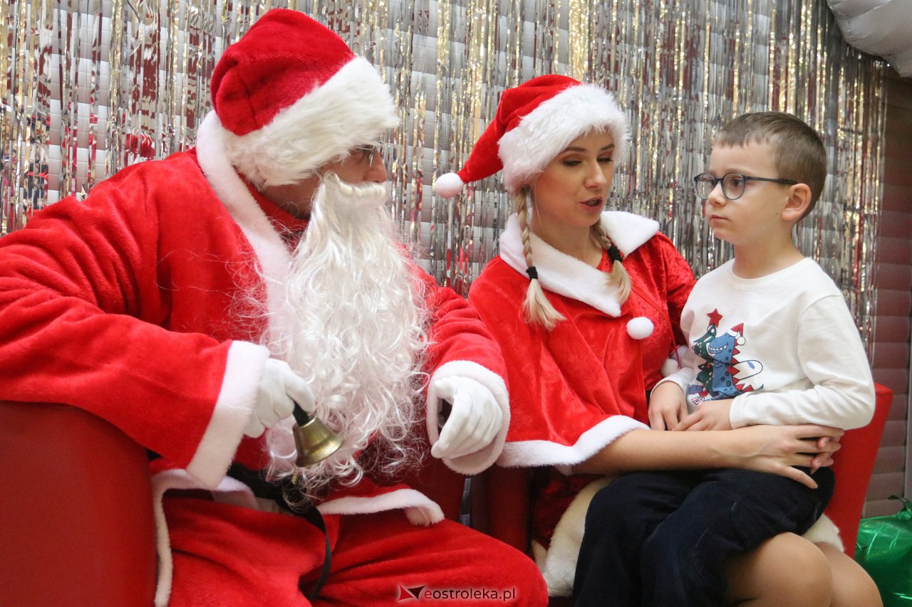 Rodzinne Spotkanie Mikołajkowe [02.12.2023] - zdjęcie #24 - eOstroleka.pl