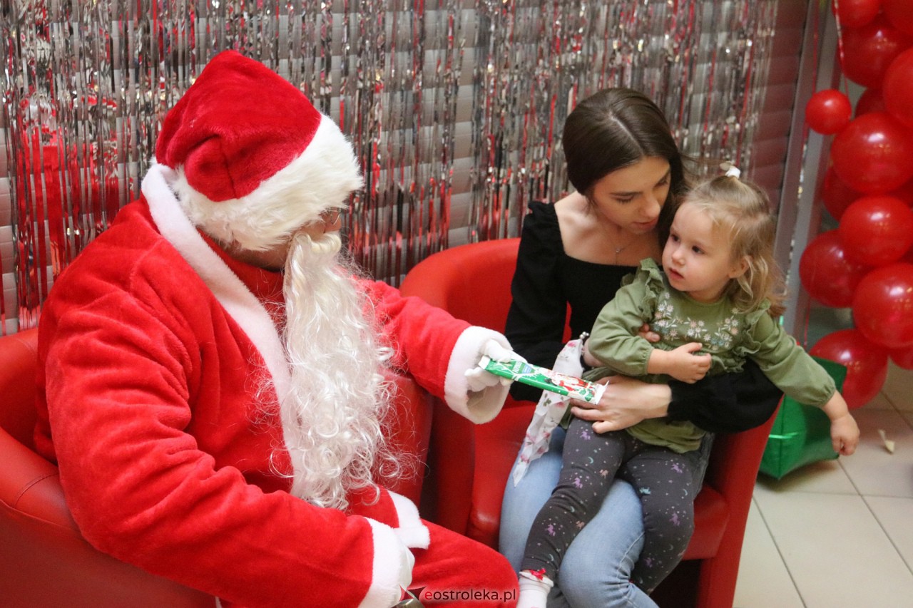 Rodzinne Spotkanie Mikołajkowe [02.12.2023] - zdjęcie #23 - eOstroleka.pl