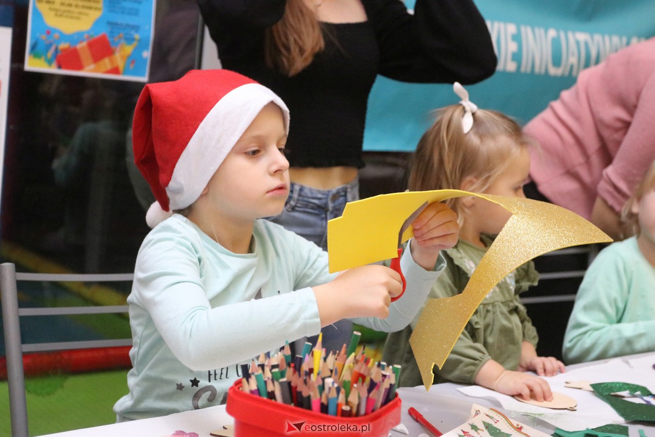 Rodzinne Spotkanie Mikołajkowe [02.12.2023] - zdjęcie #18 - eOstroleka.pl