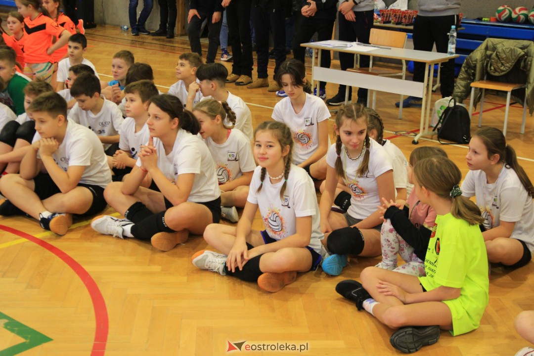 I Mikołajkowy Turniej Piłki Siatkowej z SM CENTRUM [02.12.2023] - zdjęcie #23 - eOstroleka.pl