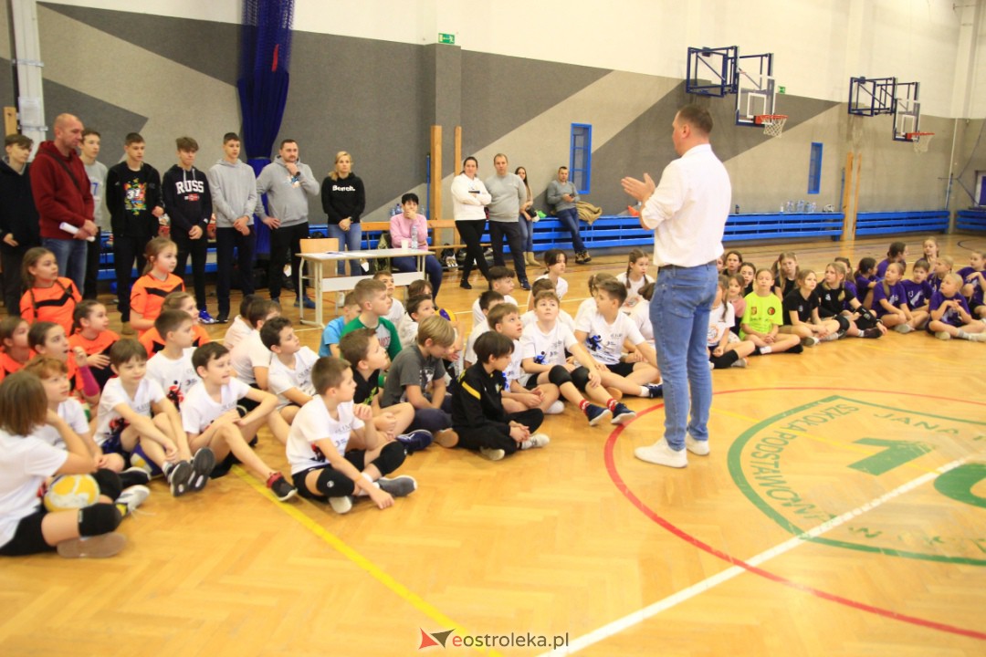 I Mikołajkowy Turniej Piłki Siatkowej z SM CENTRUM [02.12.2023] - zdjęcie #243 - eOstroleka.pl