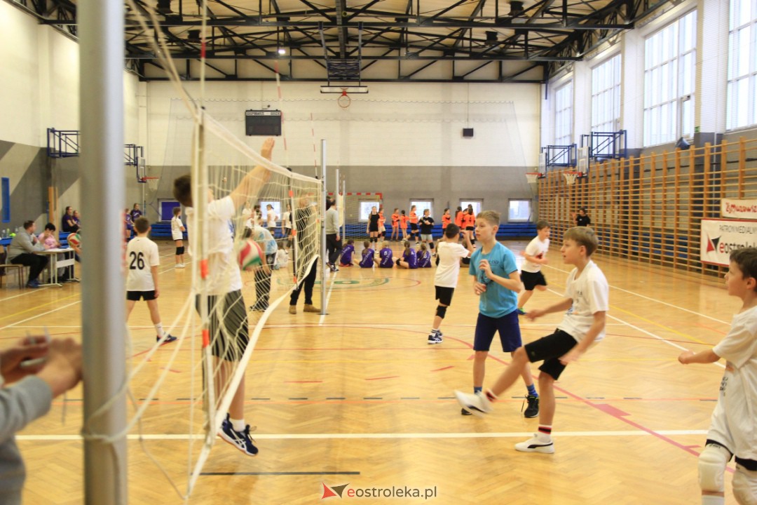 I Mikołajkowy Turniej Piłki Siatkowej z SM CENTRUM [02.12.2023] - zdjęcie #75 - eOstroleka.pl