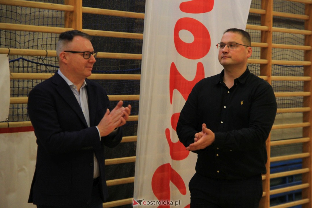 I Mikołajkowy Turniej Piłki Siatkowej z SM CENTRUM [02.12.2023] - zdjęcie #159 - eOstroleka.pl