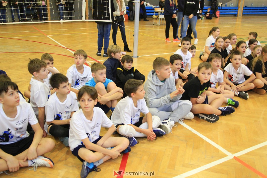 I Mikołajkowy Turniej Piłki Siatkowej z SM CENTRUM [02.12.2023] - zdjęcie #143 - eOstroleka.pl
