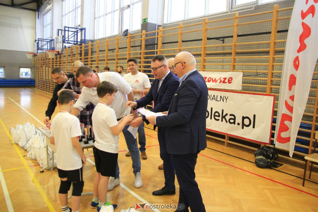 I Mikołajkowy Turniej Piłki Siatkowej z SM CENTRUM [02.12.2023] - zdjęcie #117 - eOstroleka.pl