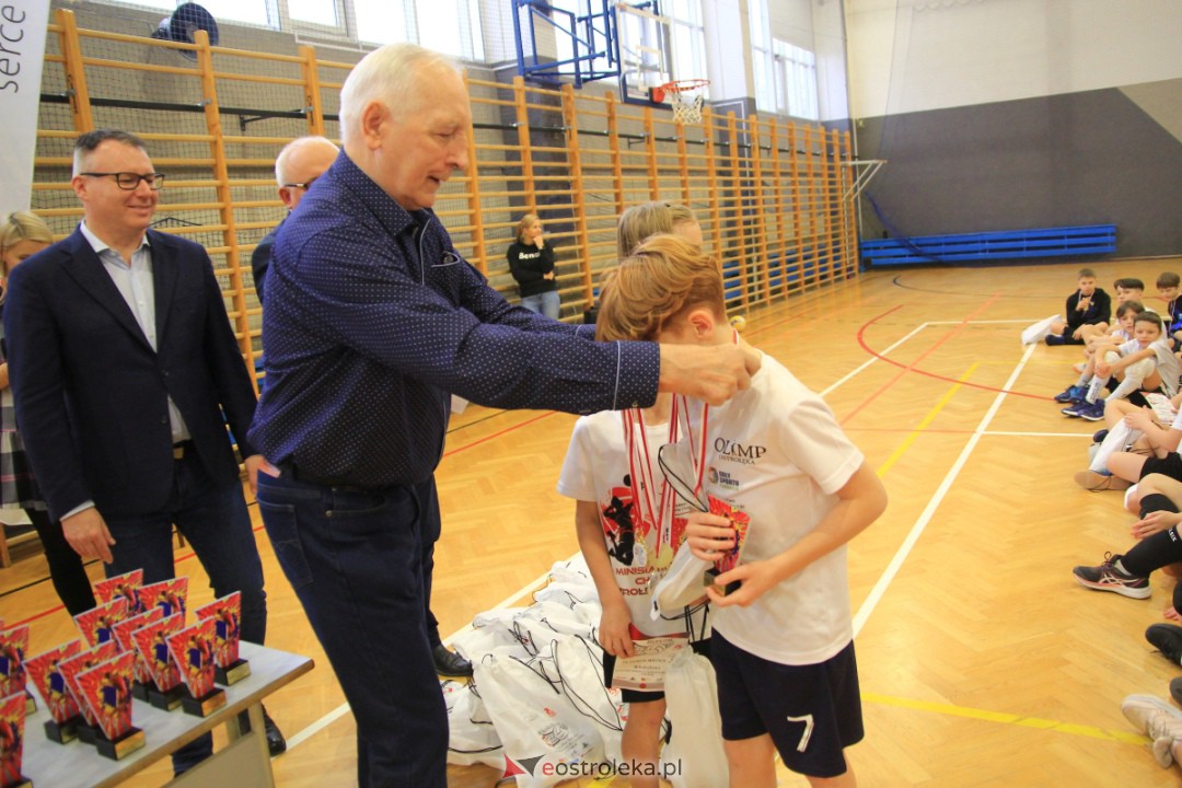 I Mikołajkowy Turniej Piłki Siatkowej z SM CENTRUM [02.12.2023] - zdjęcie #109 - eOstroleka.pl