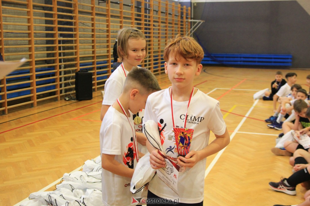 I Mikołajkowy Turniej Piłki Siatkowej z SM CENTRUM [02.12.2023] - zdjęcie #108 - eOstroleka.pl