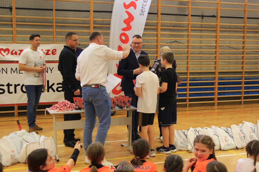 I Mikołajkowy Turniej Piłki Siatkowej z SM CENTRUM [02.12.2023] - zdjęcie #106 - eOstroleka.pl