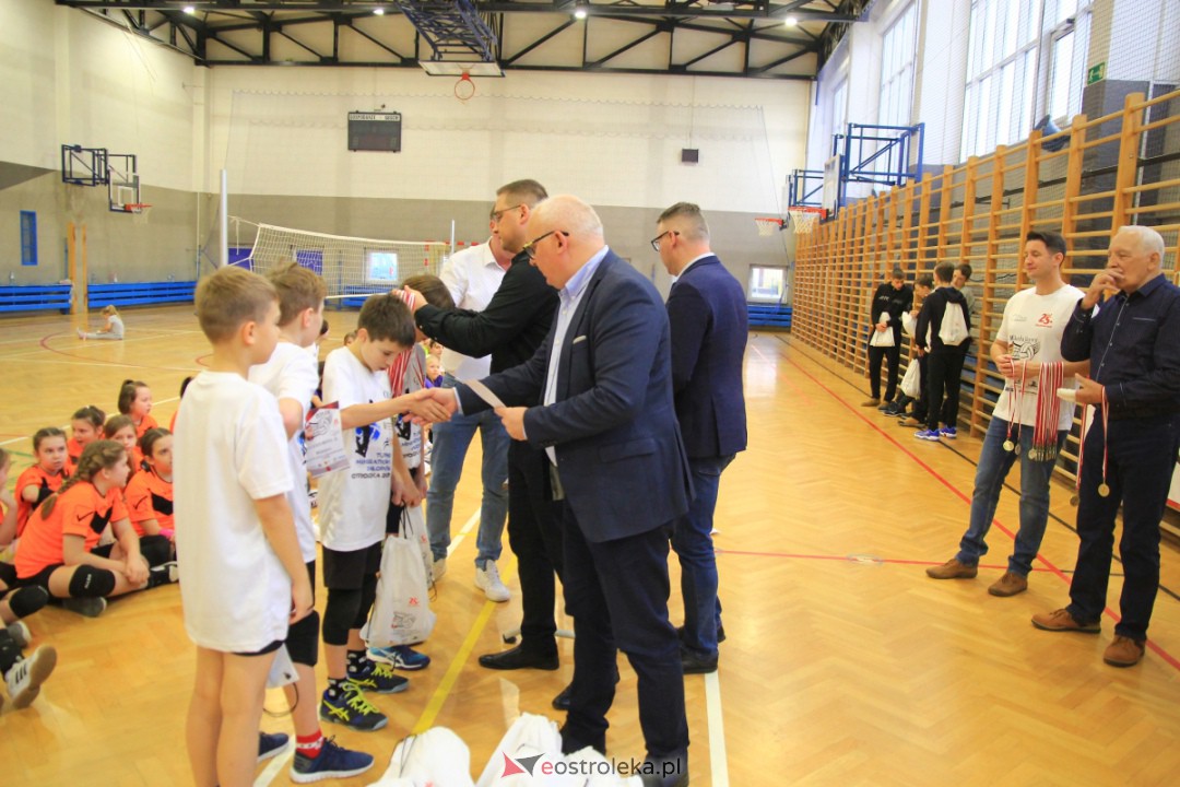 I Mikołajkowy Turniej Piłki Siatkowej z SM CENTRUM [02.12.2023] - zdjęcie #83 - eOstroleka.pl
